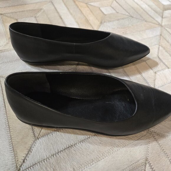 Vince Lex pointed toe flats asymmetrical size 6.5 - Picture 1 of 3